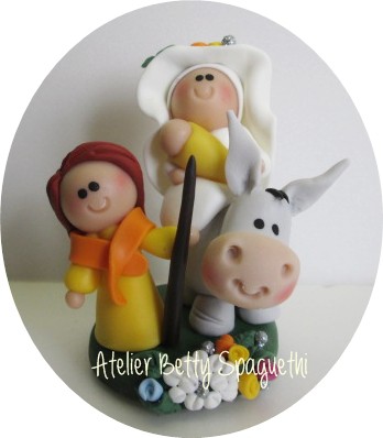 Sagrada Familia em biscuit com burrito 8cm